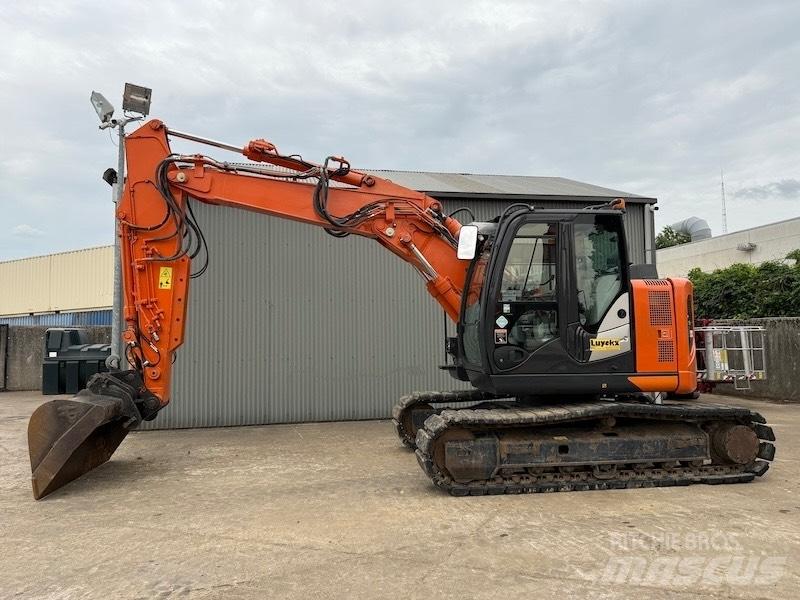 Hitachi ZX 135 US-6 Гусеничные экскаваторы