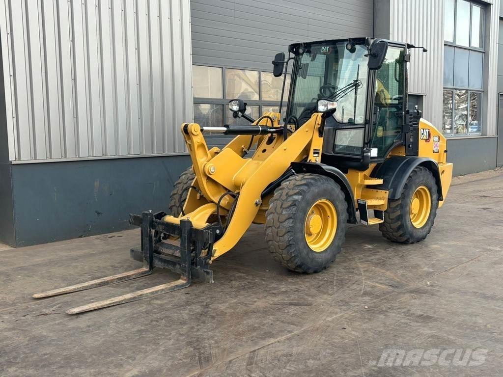 CAT 908 Фронтальные погрузчики