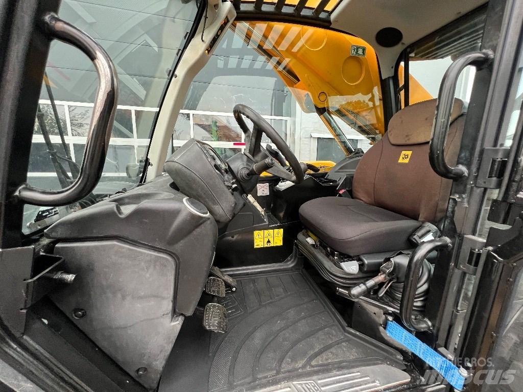 JCB 541-70 Agri Plus Телескопические погрузчики