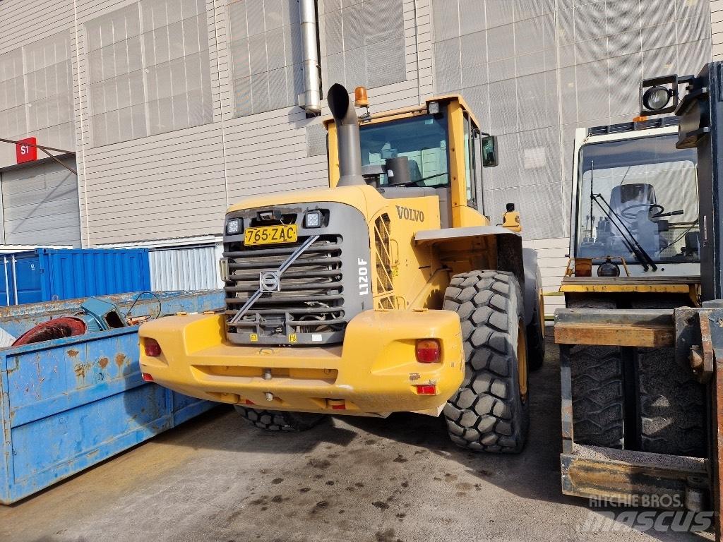 Volvo L 120 F Фронтальные погрузчики