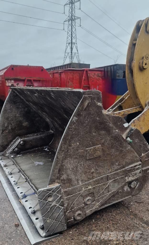 CAT 938 K Фронтальные погрузчики