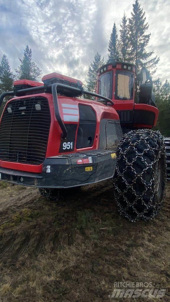 Komatsu 951 Харвестеры