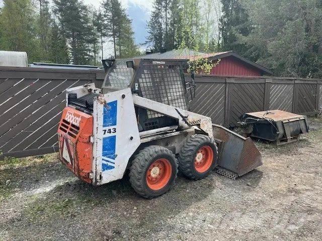Bobcat 743 Мини-погрузчики