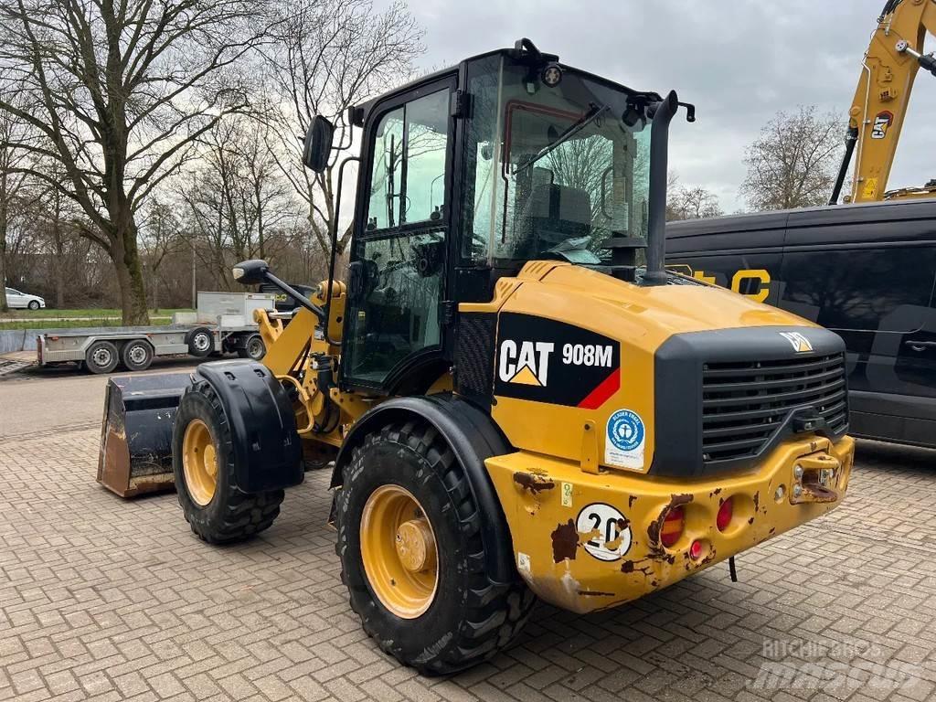 CAT 908M Фронтальные погрузчики