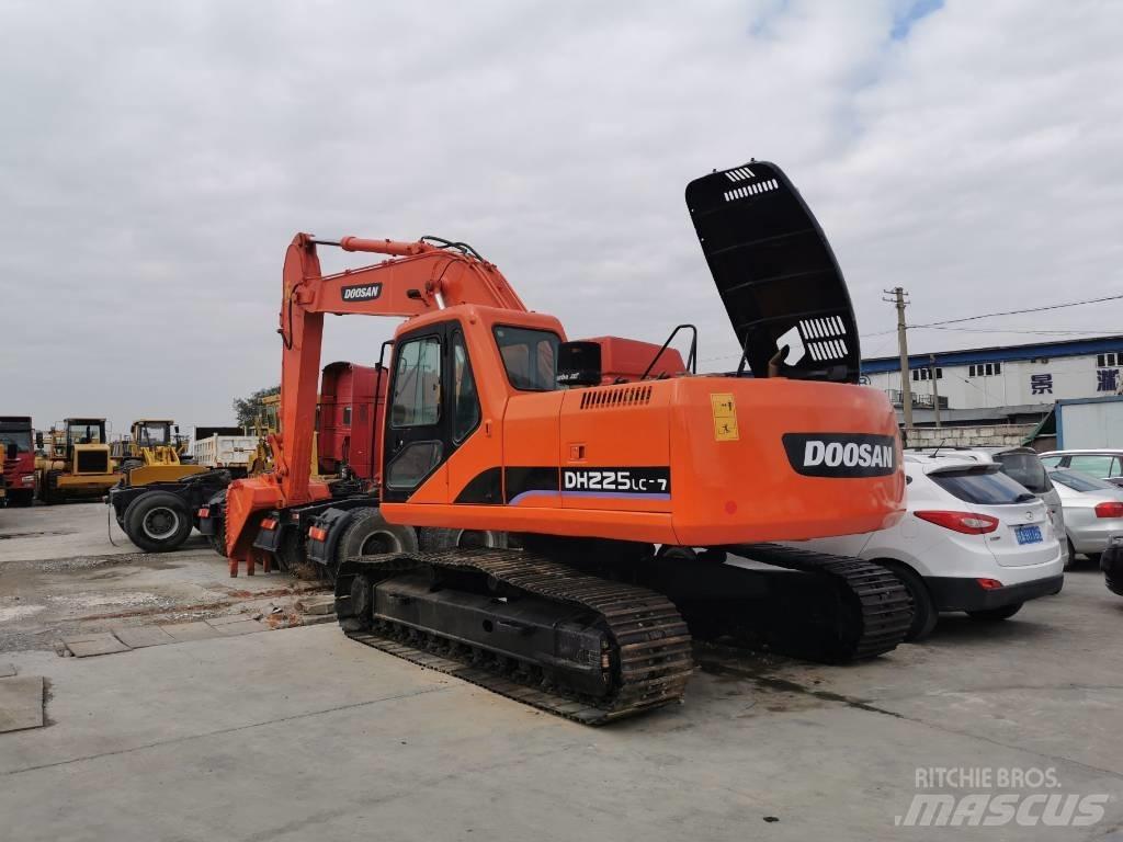 Doosan DH225 Гусеничные экскаваторы