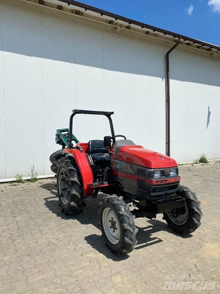 Mitsubishi MTR300 Коммунальные тракторы