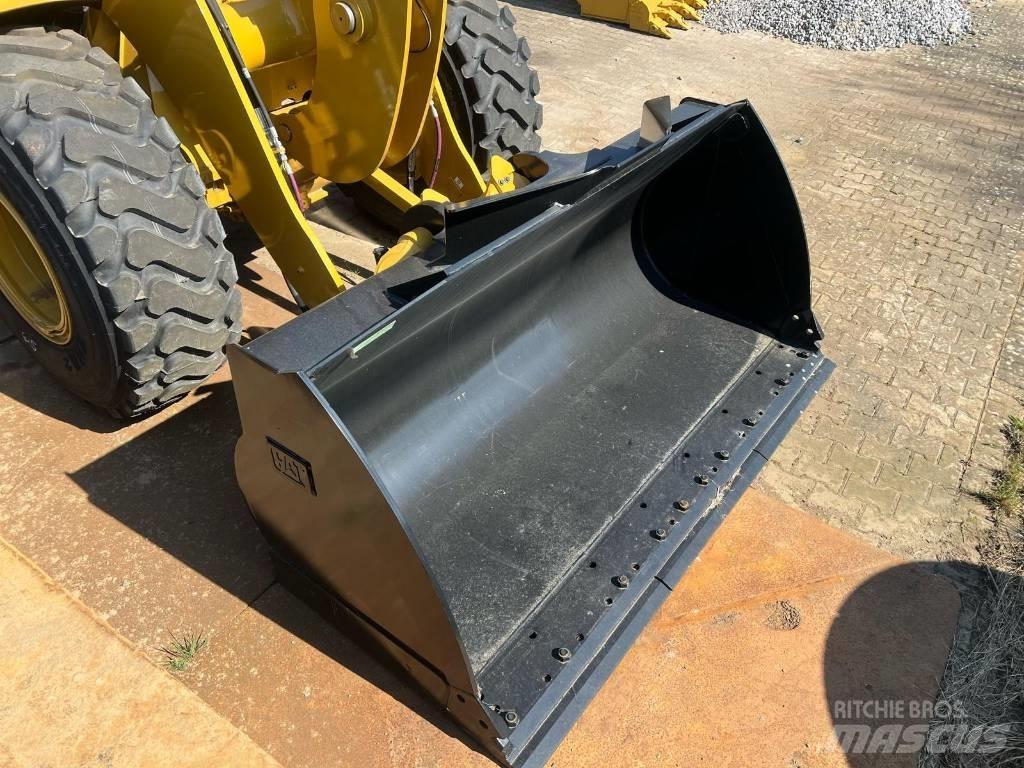 CAT 926M Фронтальные погрузчики
