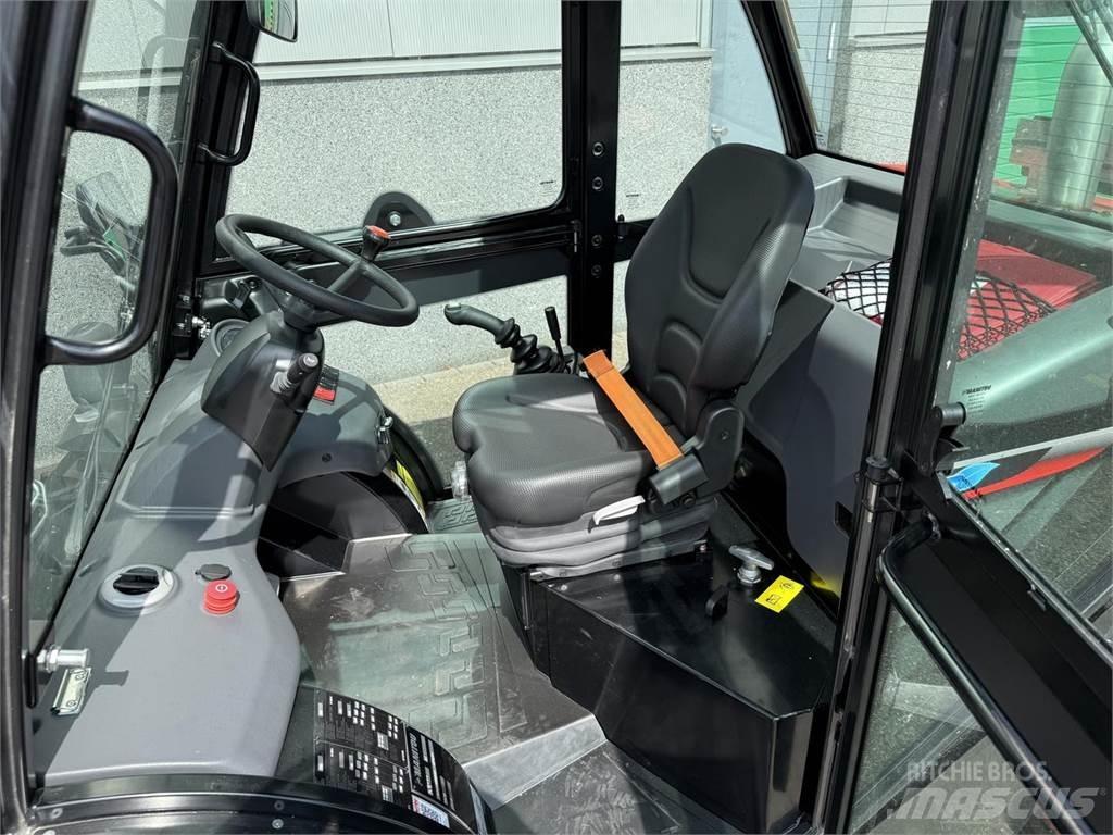 Manitou MC25-4 Внедорожные погрузчики
