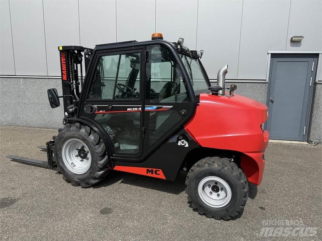 Manitou MC25-4 Внедорожные погрузчики