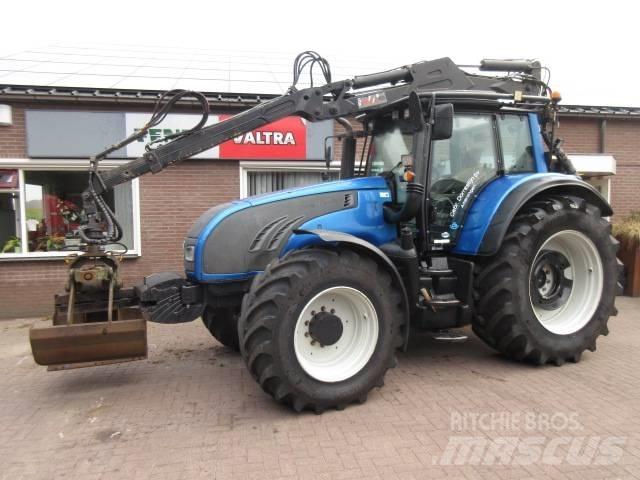 Valtra T202D Трактора
