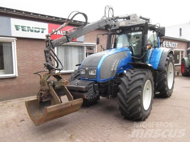 Valtra T202D Трактора