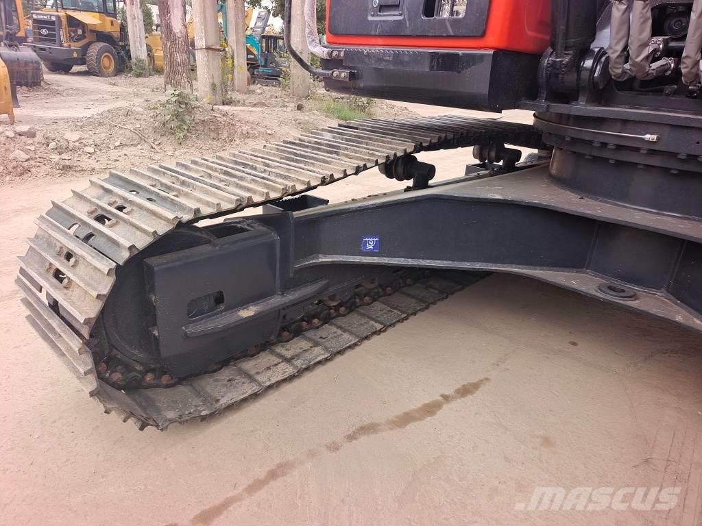 Doosan DX225LC Гусеничные экскаваторы