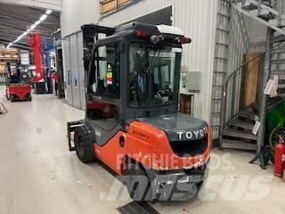 Toyota 02-8 FDJF 35 Дизельные погрузчики