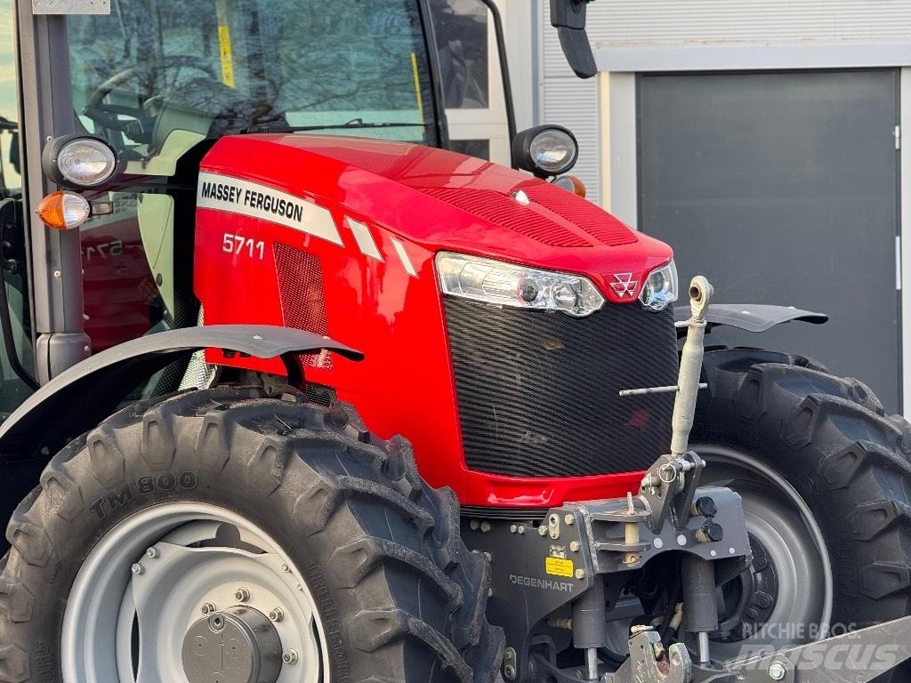 Massey Ferguson 5711 Трактора