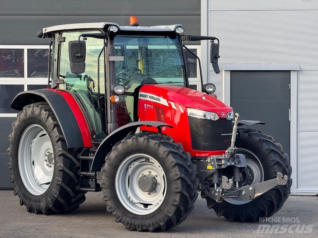 Massey Ferguson 5711 Трактора