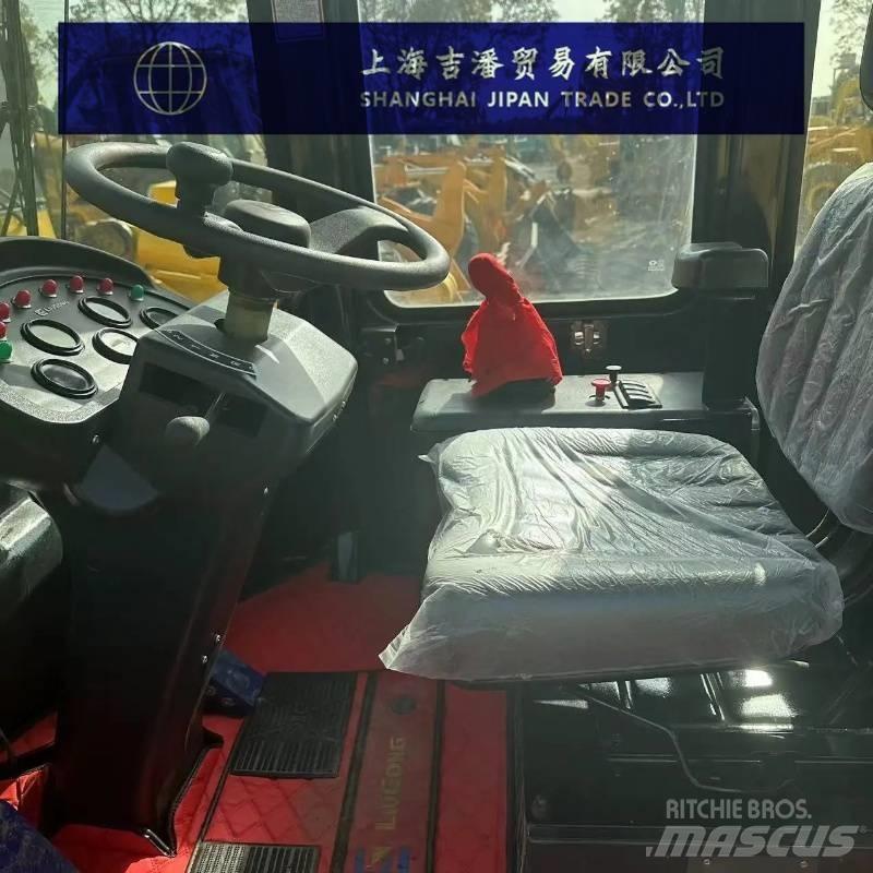 LiuGong CLG 836 Фронтальные погрузчики
