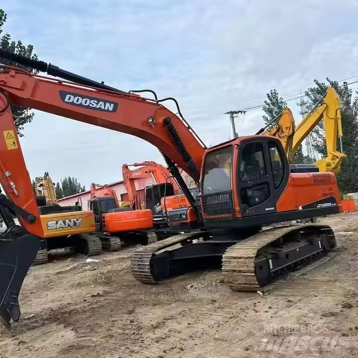 Doosan DX225LC-9C Гусеничные экскаваторы