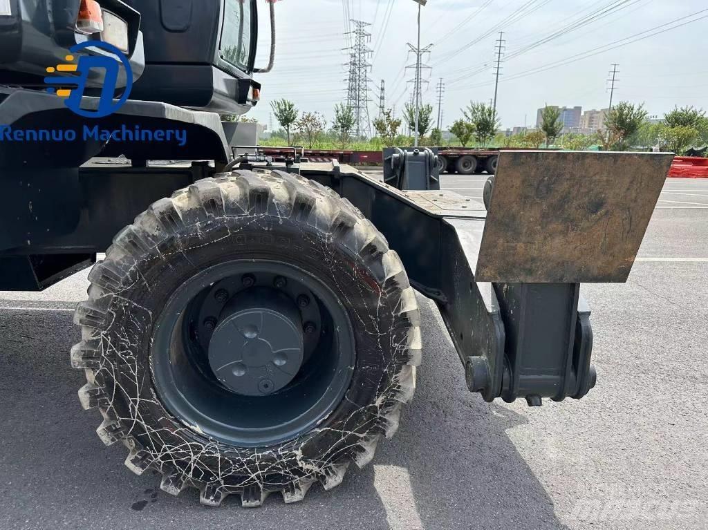 Hyundai 210W-9 Колёсные экскаваторы