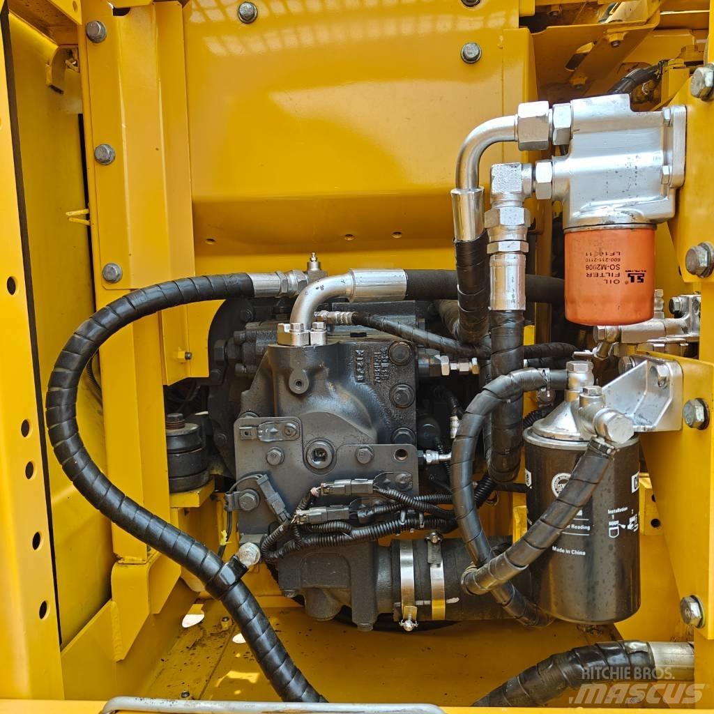 Komatsu 130-7 Гусеничные экскаваторы