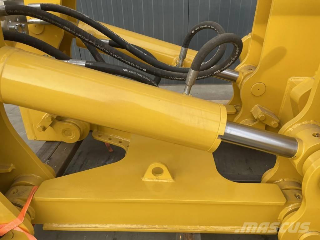 Komatsu D85 Навесные рыхлители