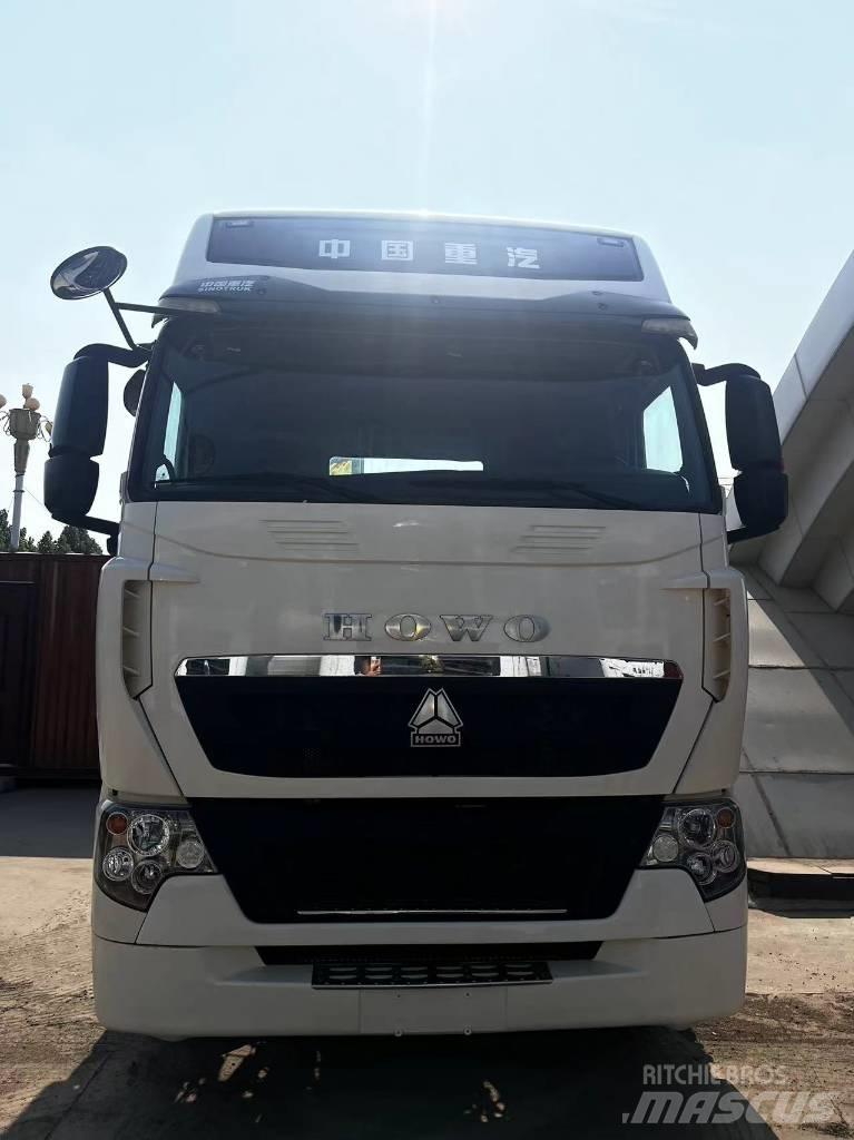 Sinotruk T7H Седельные тягачи
