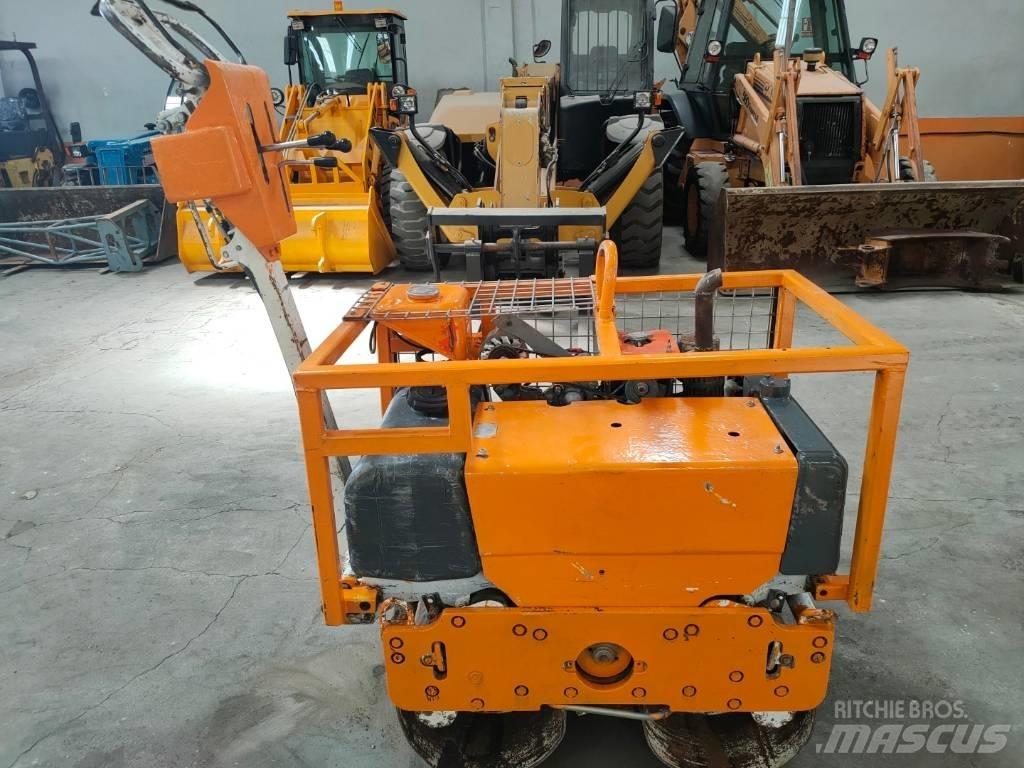 Bobcat BT 750 Катки тротуарные