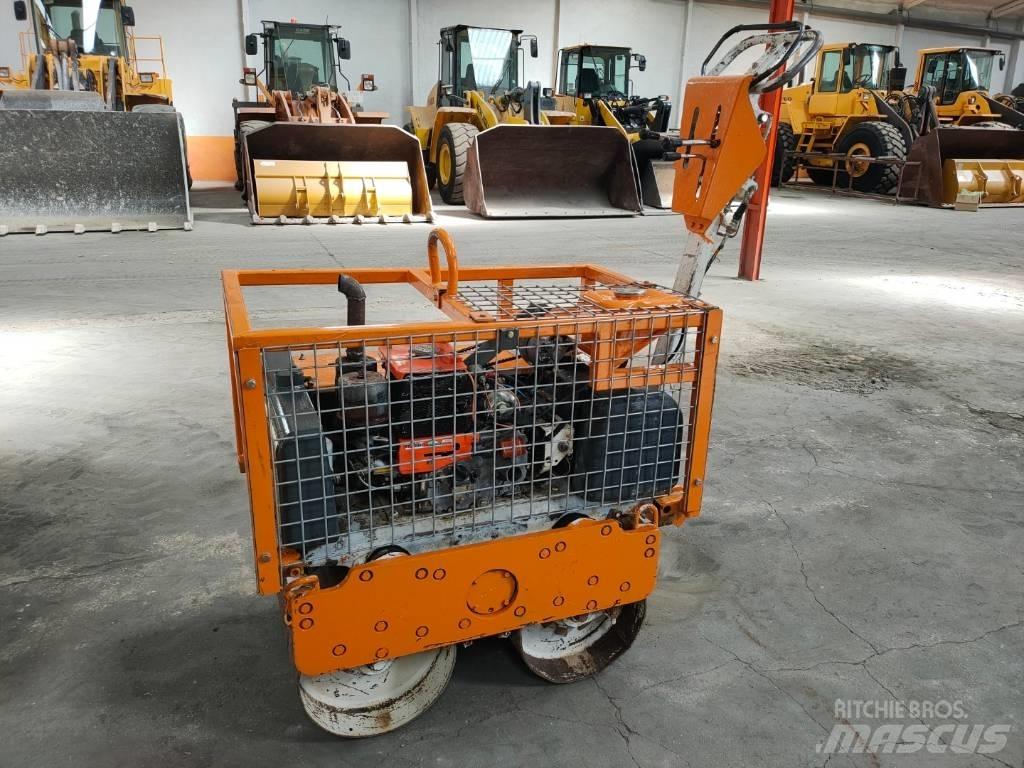 Bobcat BT 750 Катки тротуарные