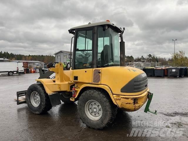 Volvo L30B-Z/S Фронтальные погрузчики