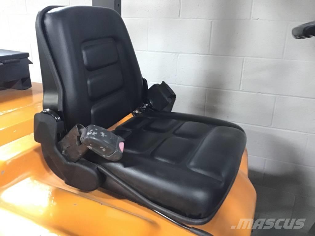 Toyota 02-5 FD 30 Другие складские механизмы