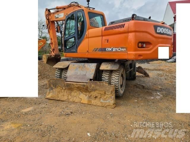 Doosan DX 210 W Колёсные экскаваторы