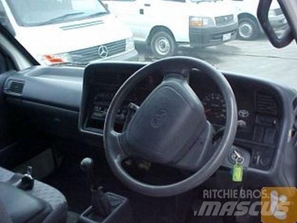Toyota HIACE RZH103R Изотермический фургон