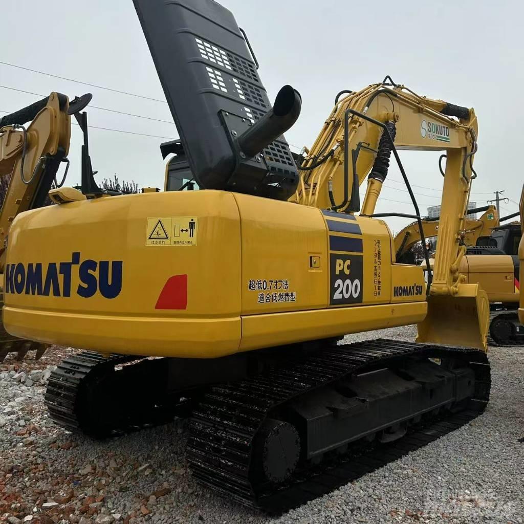 Komatsu 200-8 Гусеничные экскаваторы