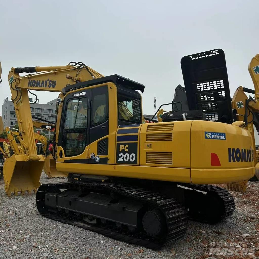 Komatsu 200-8 Гусеничные экскаваторы