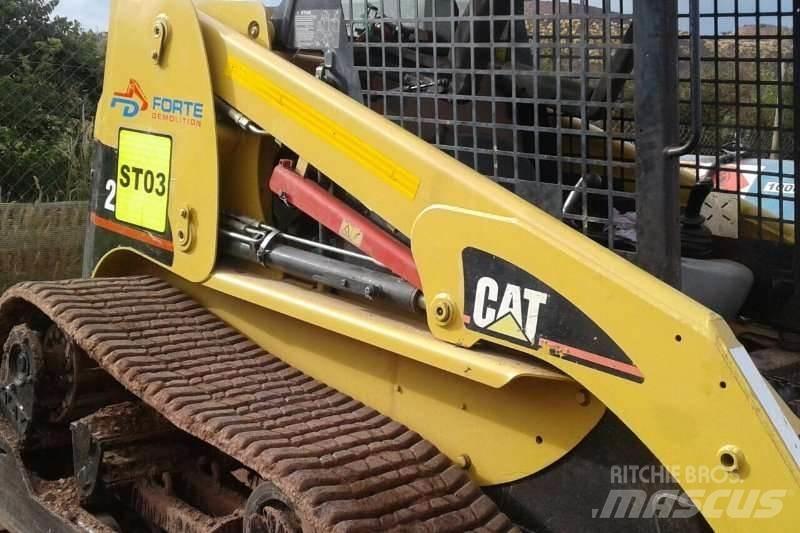 CAT Bobcat Специальные грузовики