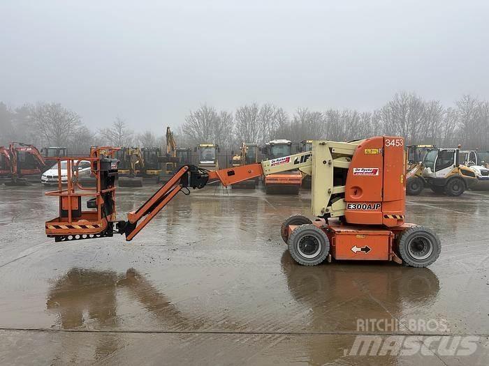 JLG E300AJP Разные подъемники и вышки