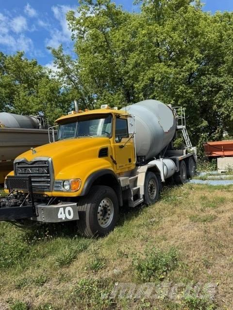 Mack CV 713 Бетононасосы