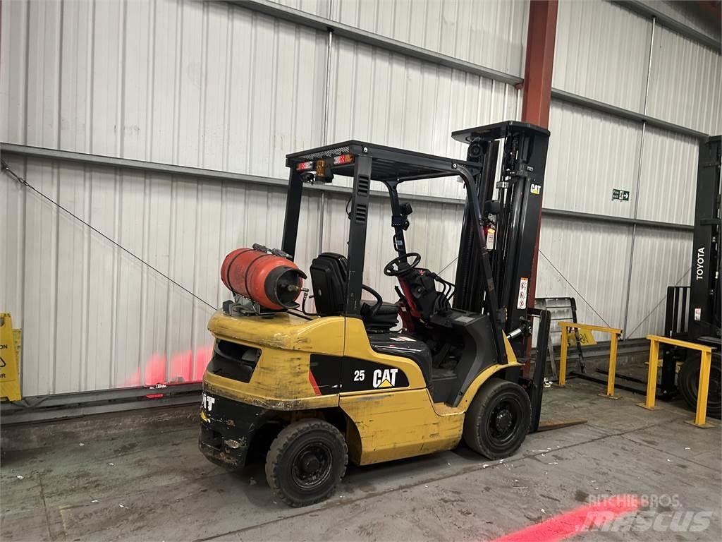 CAT GP25NT Газовые погрузчики