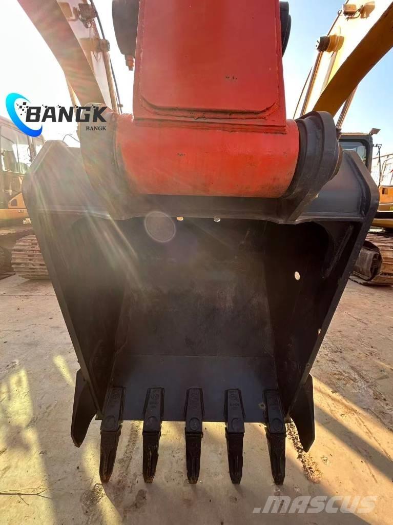 Hitachi ZX 240 Гусеничные экскаваторы