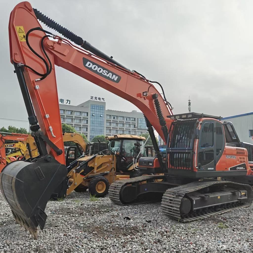 Doosan DX 225 LCA Гусеничные экскаваторы