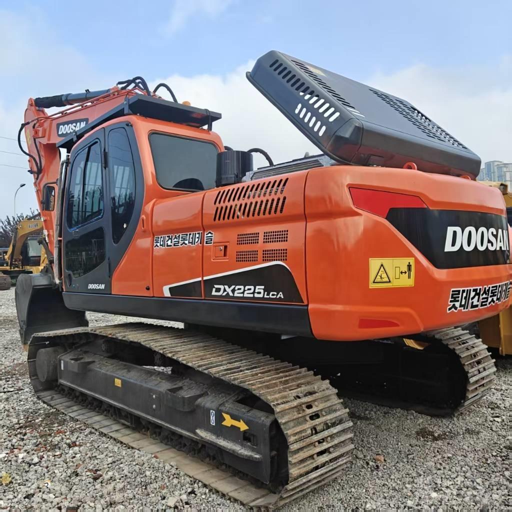 Doosan DX 225 LCA Гусеничные экскаваторы