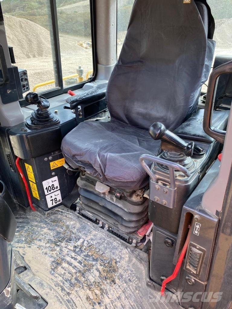 Komatsu DX65PXi-18 Гусеничные бульдозеры