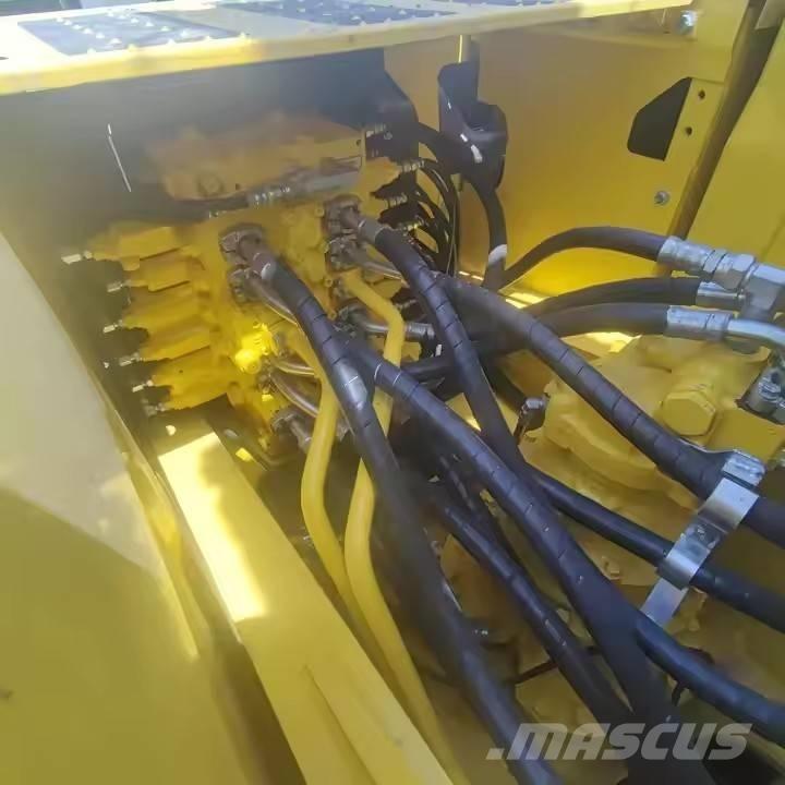 Komatsu PC 270 Гусеничные экскаваторы