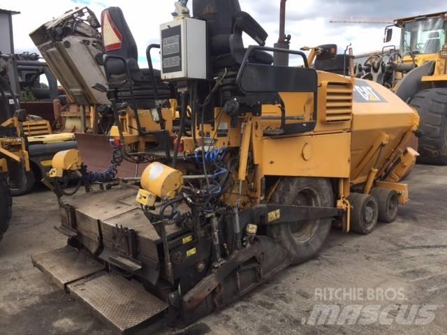 CAT AP 300 Асфальтоукладчики