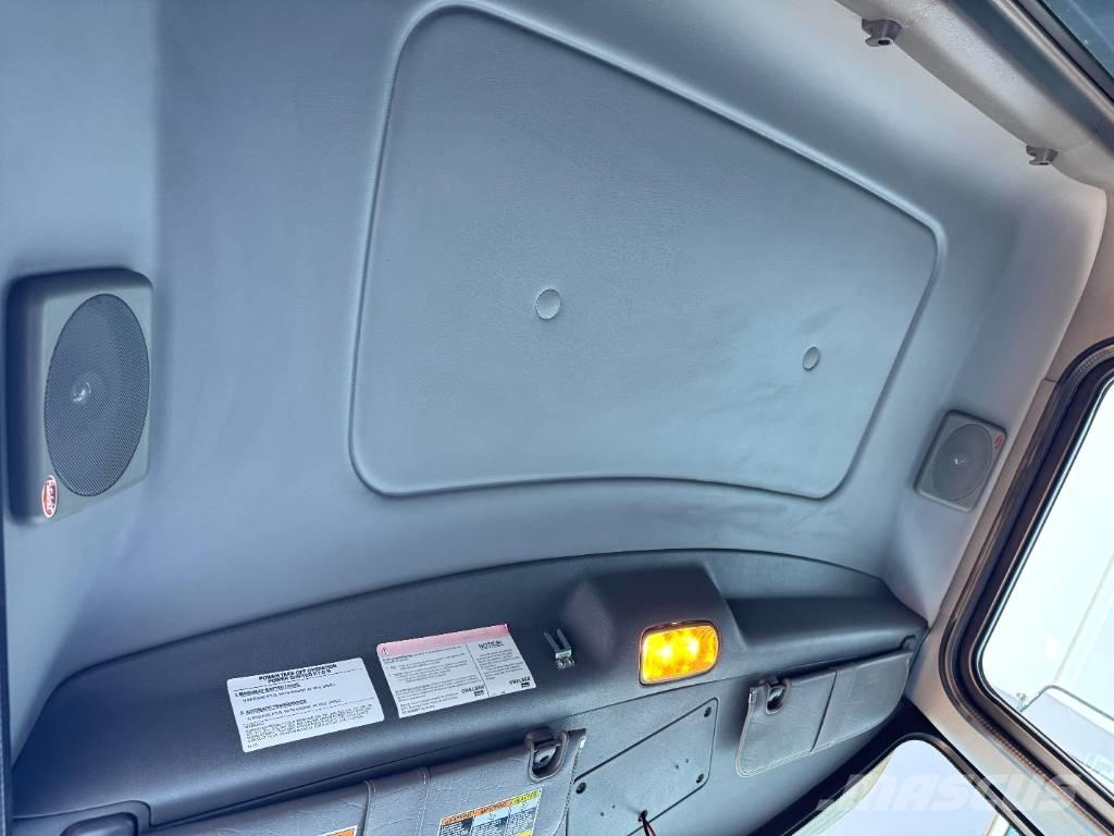 Peterbilt 348 Грузовики-Самосвалы