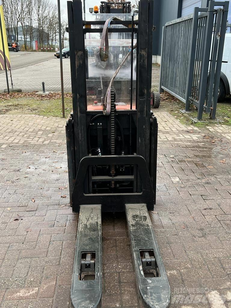BT SPE 125 Ручные штабелёры с электроподъёмом