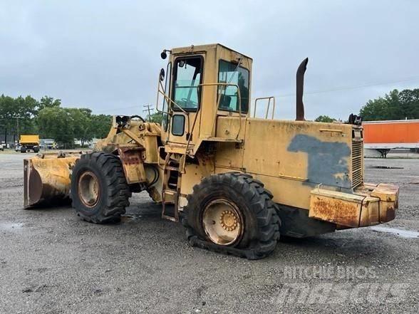 Komatsu WA 320-1 Фронтальные погрузчики