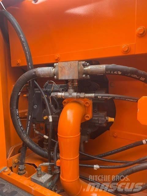 Doosan DX 180 LC Гусеничные экскаваторы