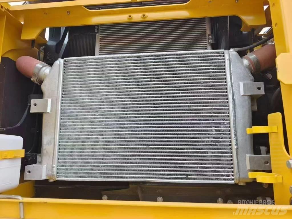 Komatsu 350-8 Гусеничные экскаваторы