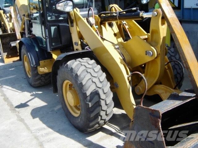 CAT 908 M Фронтальные погрузчики