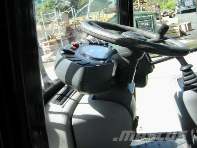 CAT 908 M Фронтальные погрузчики